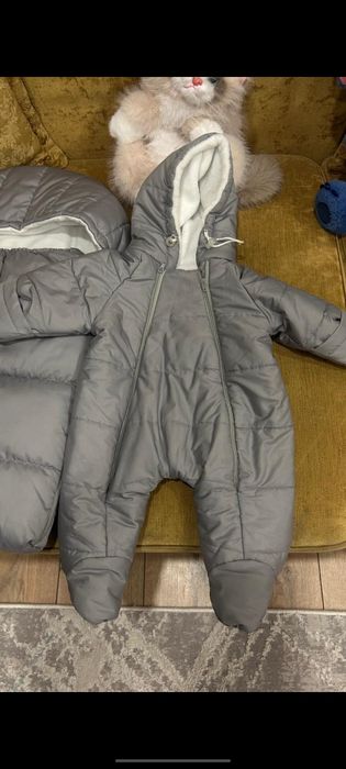 Продам куртку для младенцев .