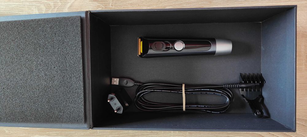 Mașina de tuns barba CARERRA