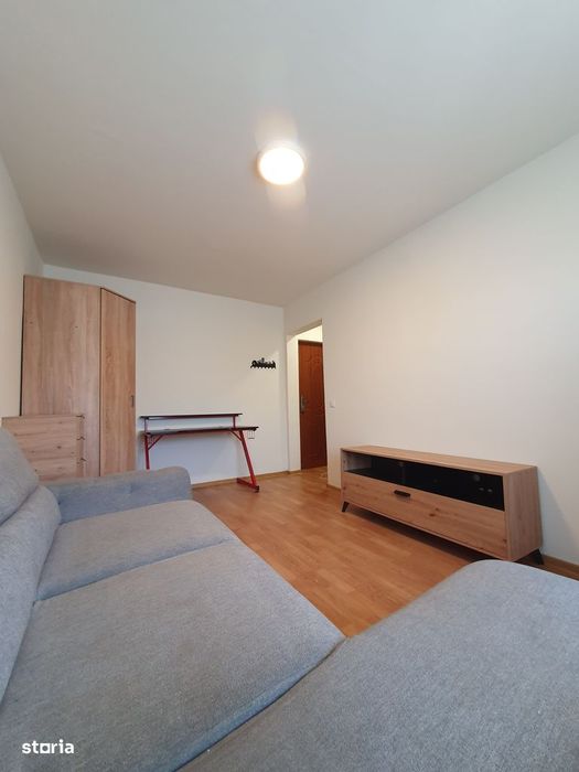 Garsonieră, 22mp, etaj intermediar