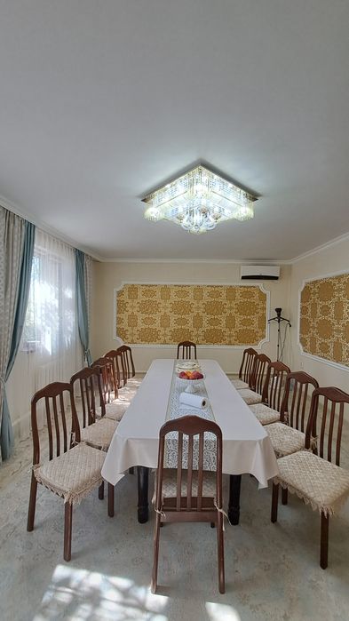 Стол со стульями