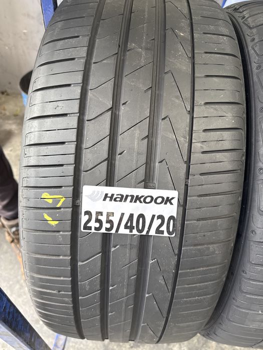 255/40/20 Hankook