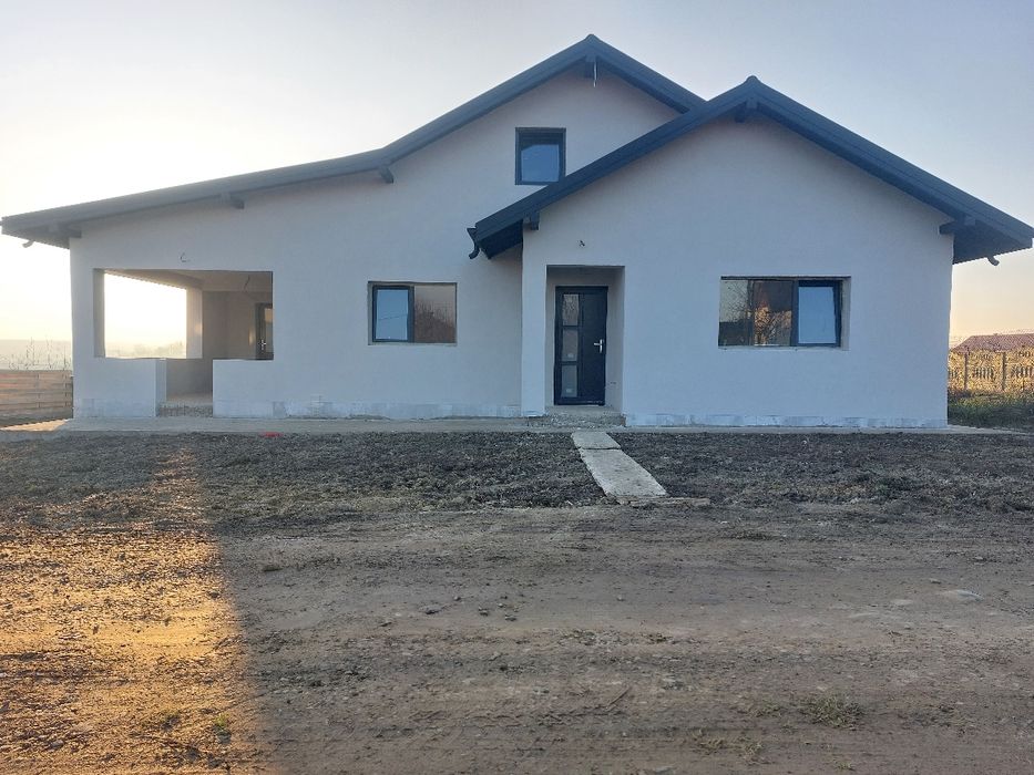 Casa de vanzare la cheie cu acte la zi, mutare  imediata