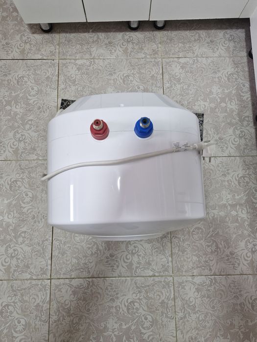 Аристон Напольный 30литров