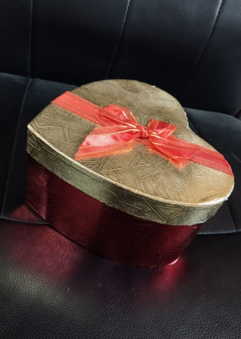 Кутия за бижута и подаръчна кутия