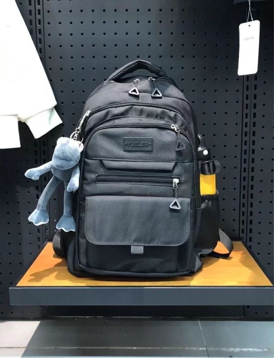 Рюкзак чкрный.