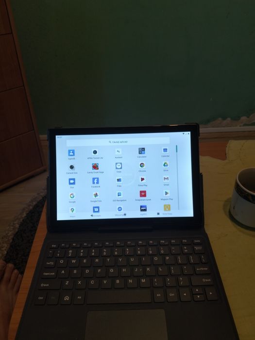 Tabletă de vinzare și tv
