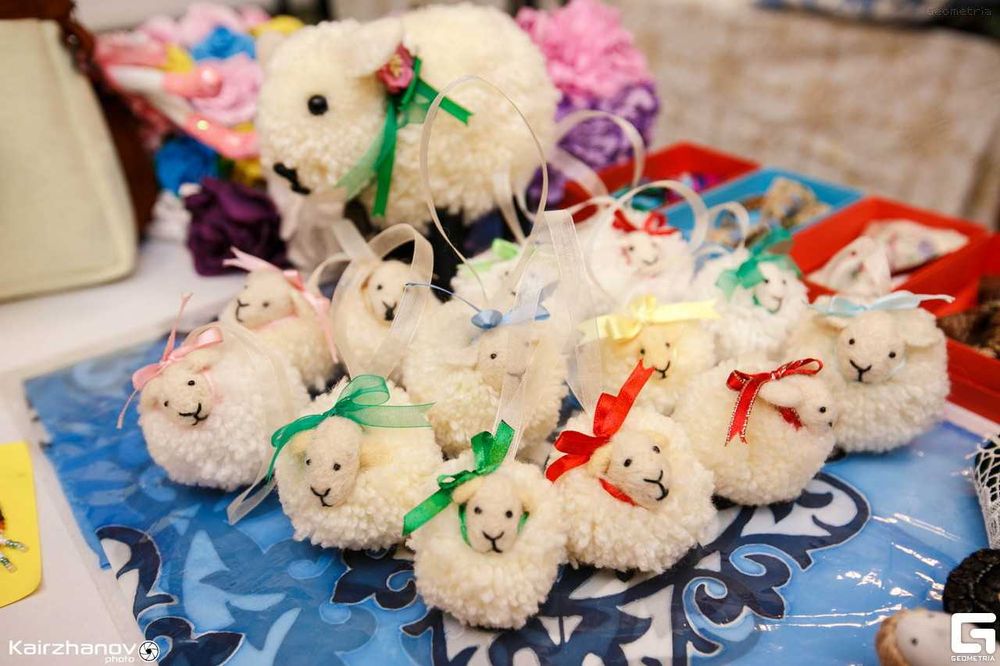 Барашки помпоны казахские сувениры