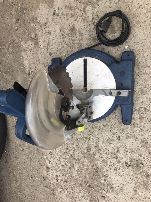 Fierăstrău Basculant Challenge Exteme MODEL BMS210A 8" 1500w Germania