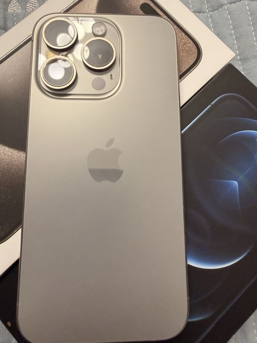 Продам iPhone 15 Pro
