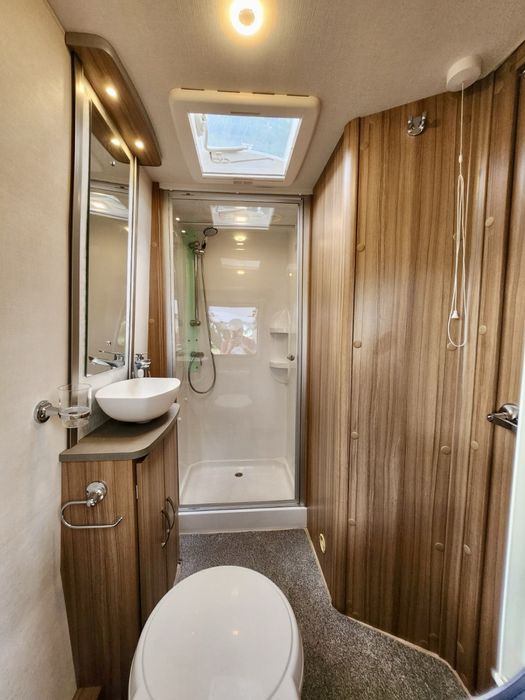 Inchiriez rulota camping deosebita