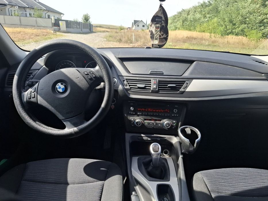 BMW X1 2011 — imagine 2
