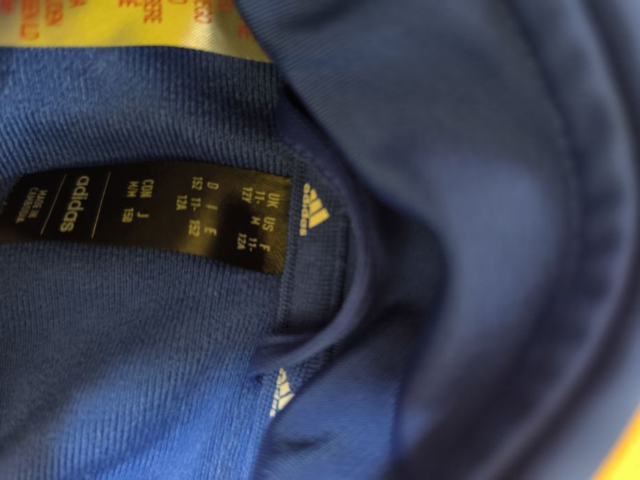 Оригинален анцунг Adidas и тениска подарък