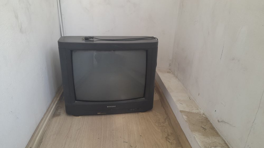 Продам телевизор Самсунг, б/у