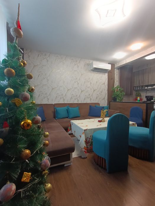 3 броя табуретки+6 възглавнички