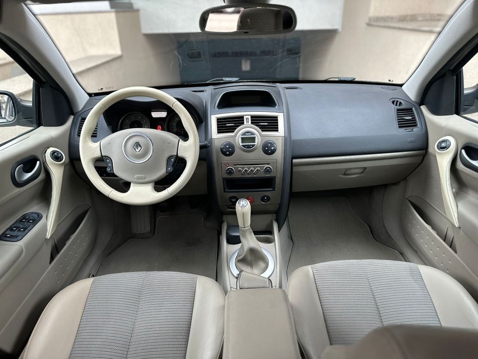 Renault Megane PRESTIGE 2009

*** 125. 0 0 0