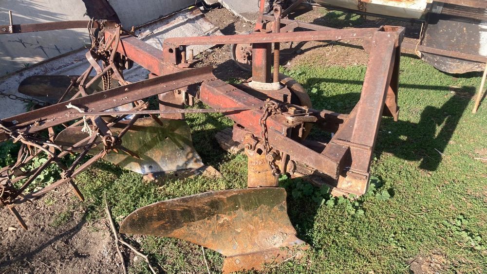 Трактор и соқа (плуг) сатылады