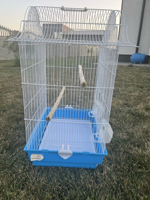 Vand colivie cu tot cu accesorii