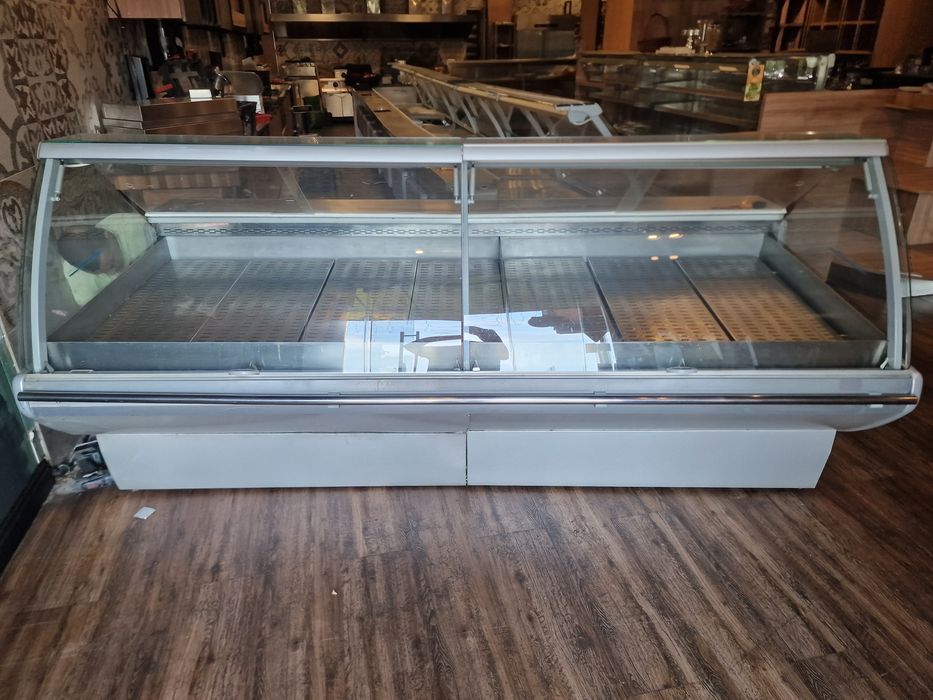 Хоризонтална хладилна витрина за риба