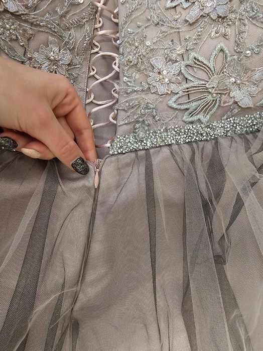 Рокля за абитуриентски бал