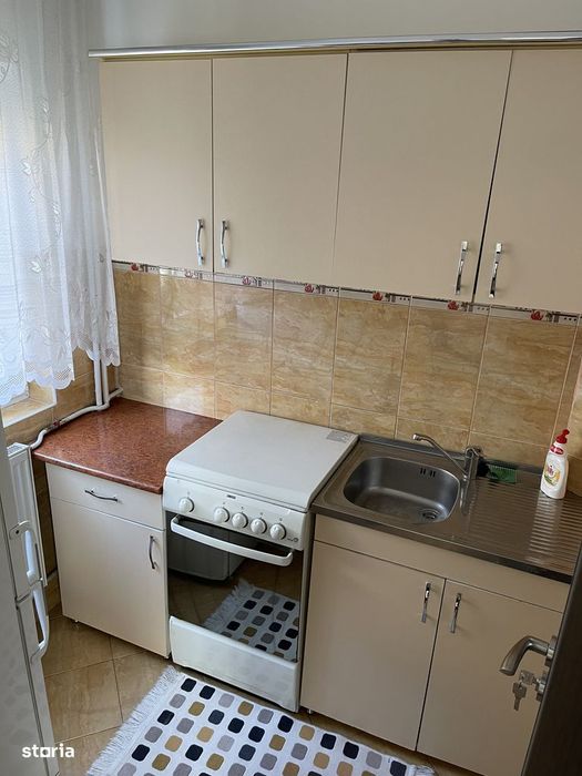 Vand apartament cu 1 camera pe strada Sovata .