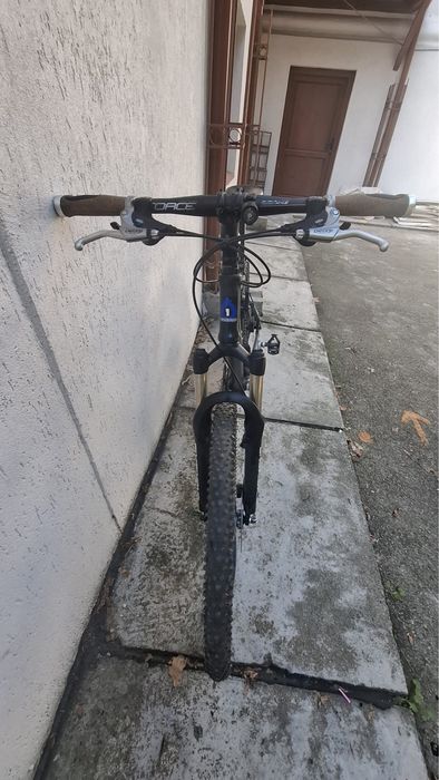 Bicicleta MTB full suspension