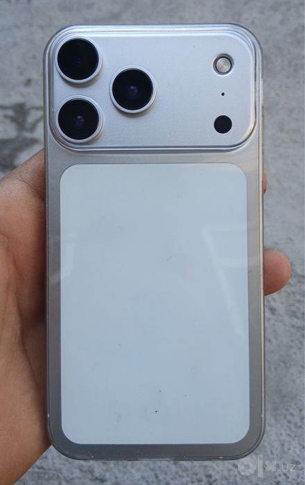 Iphon xr 17 pro max koʻrps