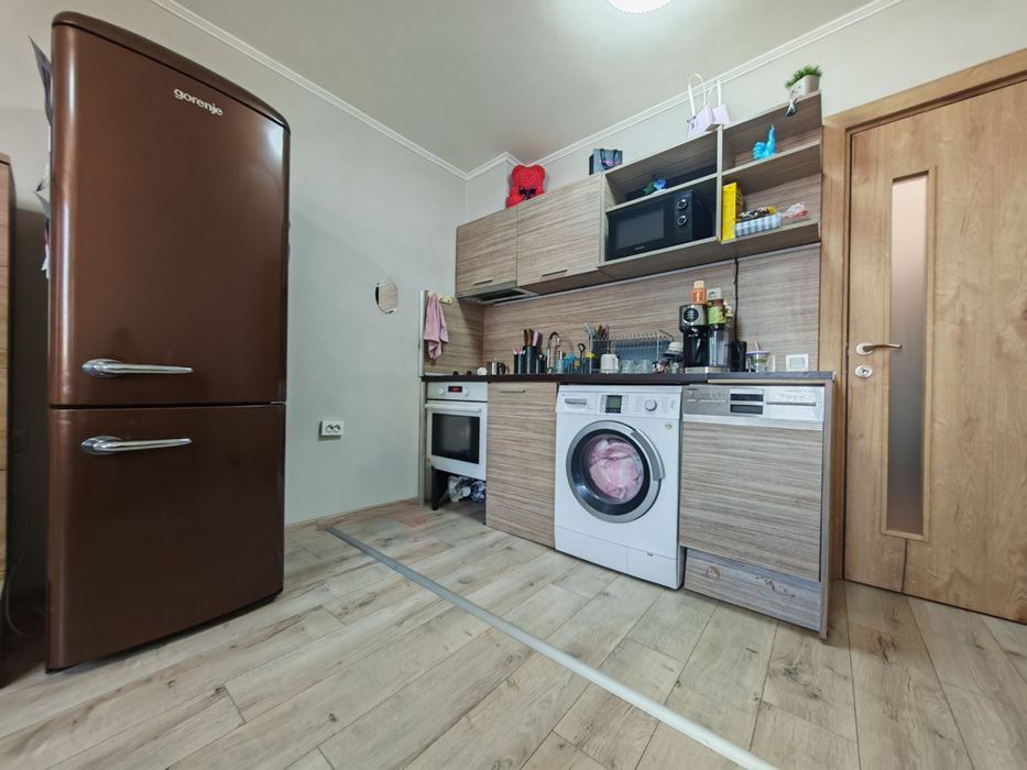 Обзаведен двустаен апартамент в Меден рудник зона А - преустроен в тр