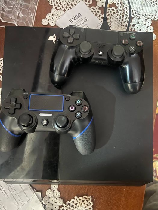 Sony PlayStation 4 (PS4 Fat) 1TB + 2 DualShock 4