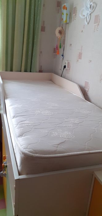 Кровать детская .