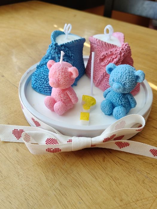 Фигурки от соев восък