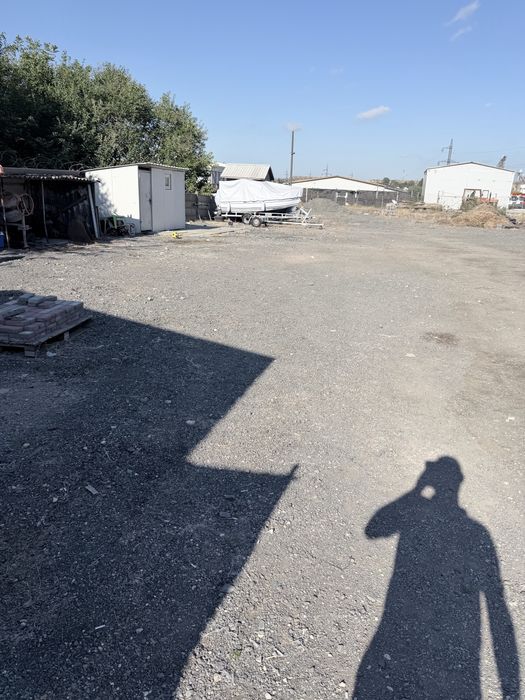 Inchiriez curte  zona industriala