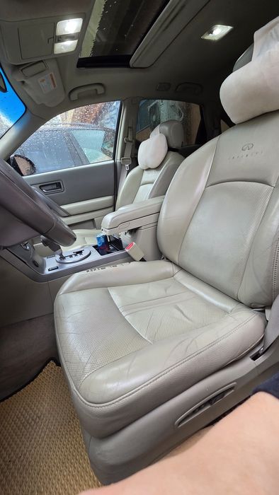 Продавам INFINITI FX35