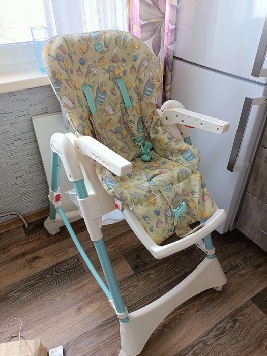 Продам стульчик для кормления
