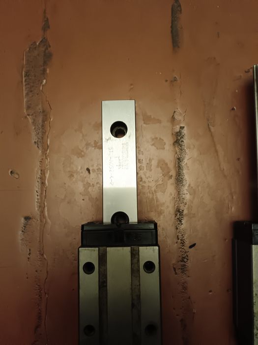 направляющие в сборе с каретками