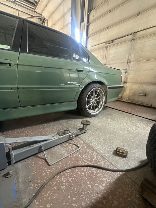 Продоется BMW e38