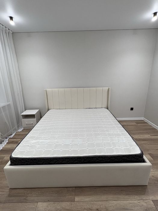 Продам кровать 180/200