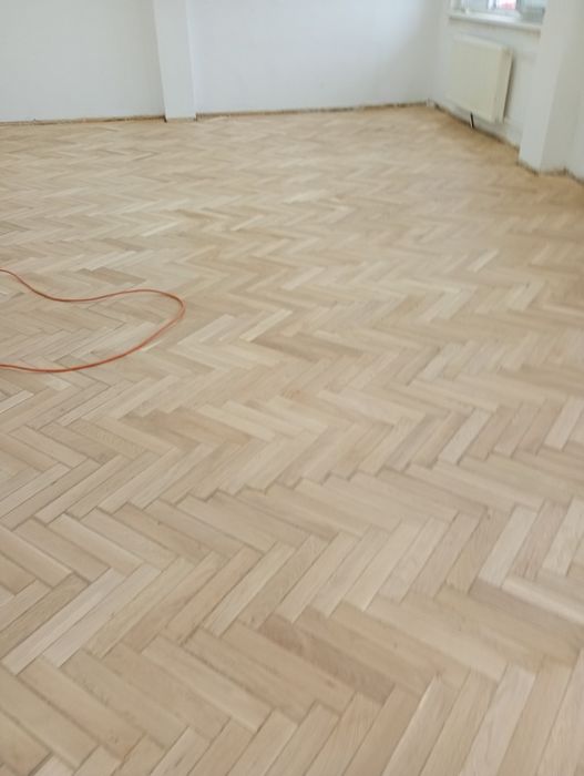 Slefuiesc parchet 75 lei mp