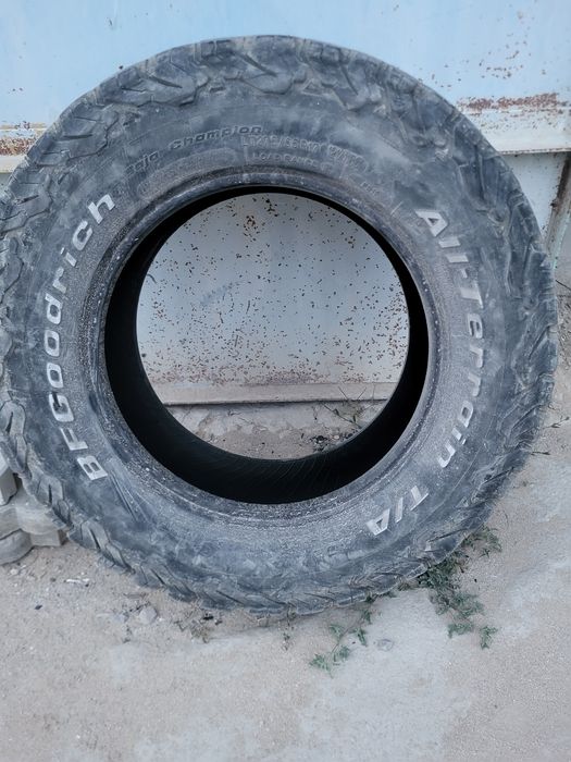 Продам шины б.у. 275/65/17 Bfgoodrich