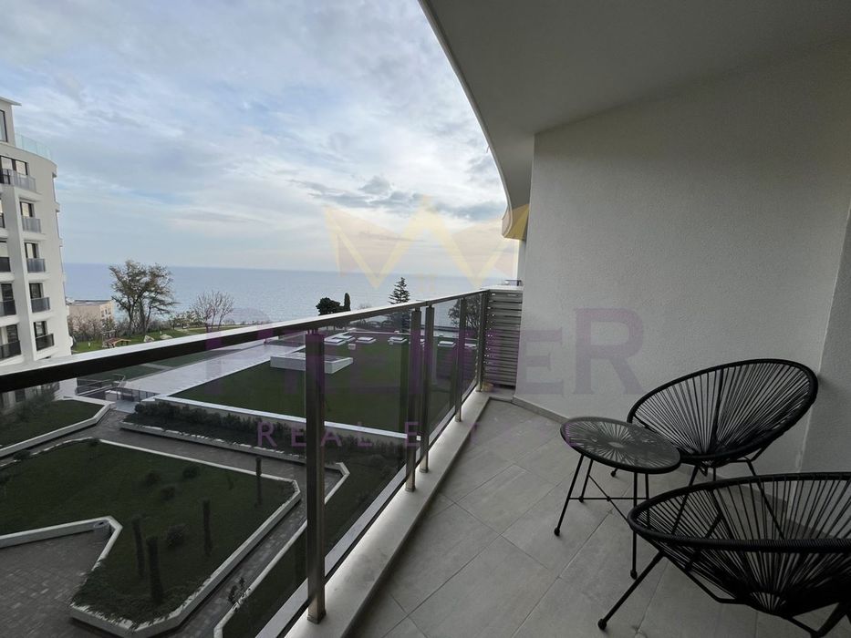 2-стаен в Варна, област-м-т Ален Мак площ 65