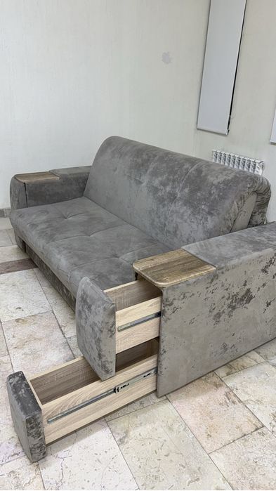 Б/у диван в хорошем состоянии