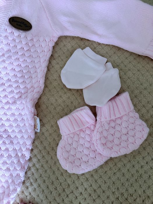 Продам детский комбинезон на весну