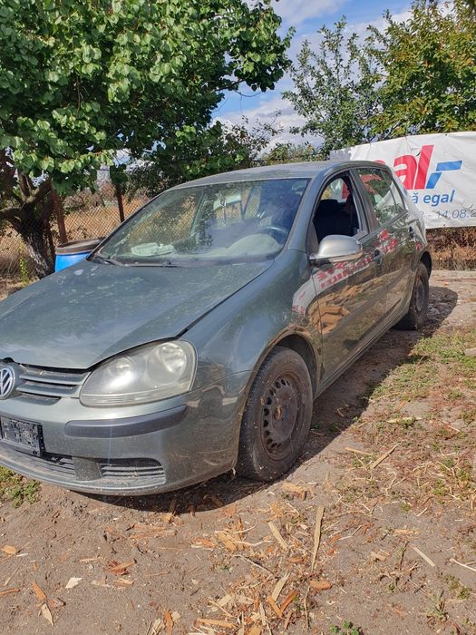 Dezmembrez Golf 5 1.4 benzina