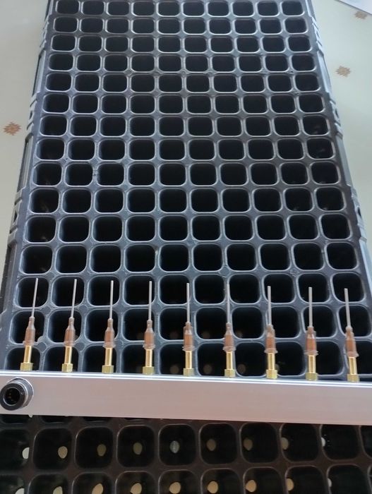 Сеялка за табли тарелки 200 гнезда