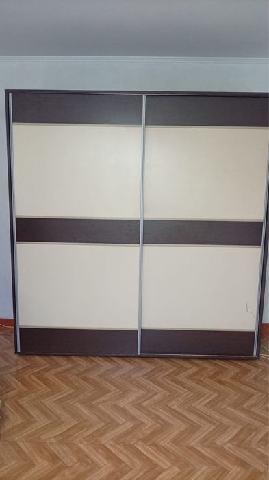 Срочно продаю шкаф купе