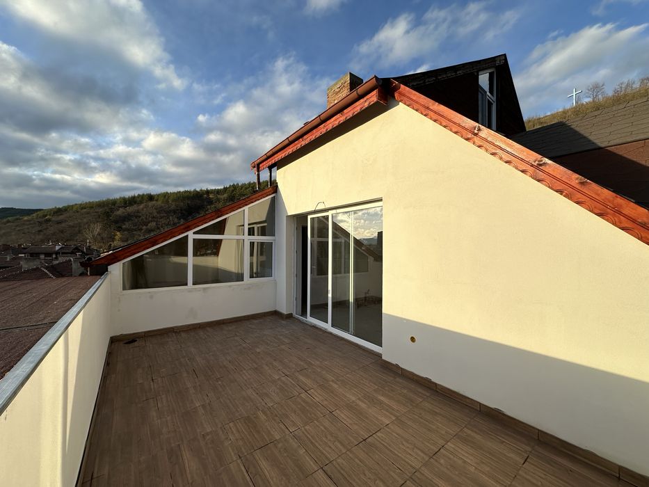 МЕЗОНЕТ 195кв гр.Дупница център, затворен комплекс+парко място