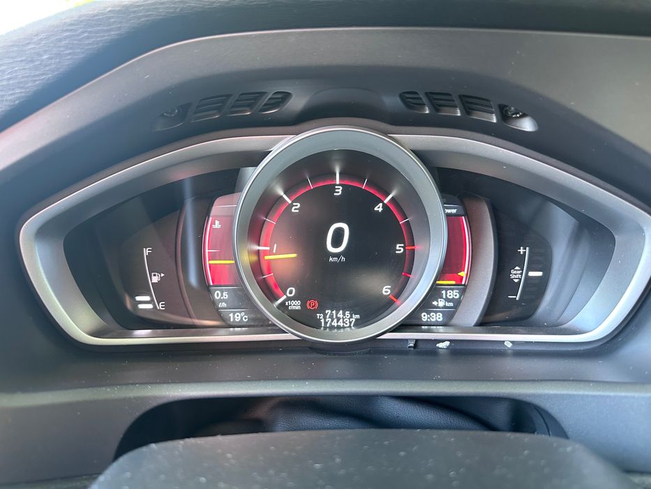 Volvo V40 R-design