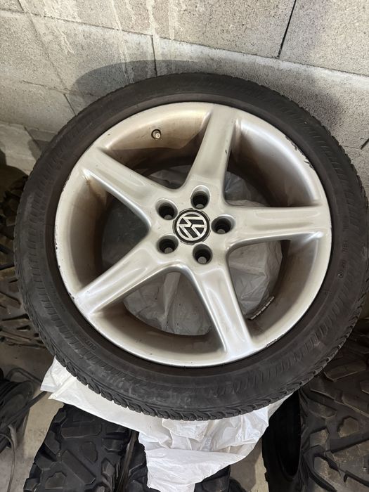 Jante Volkswagen 17” / Anvelope 235 45 17”