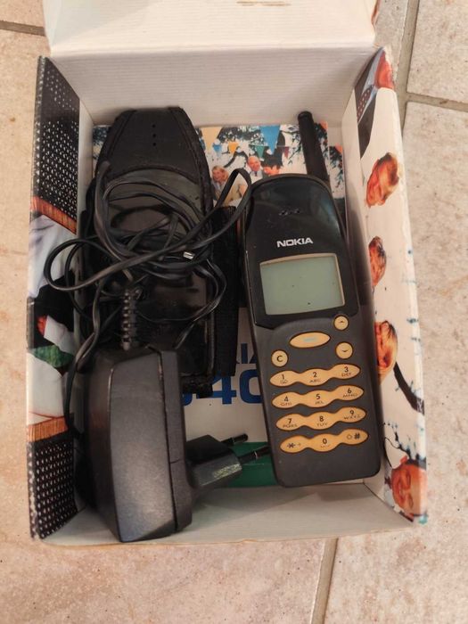 Мобифон Nokia 640 със зарядно