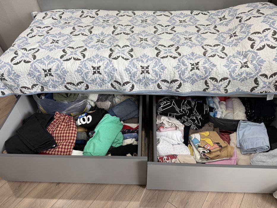 2 одинаковые односпальные кровати