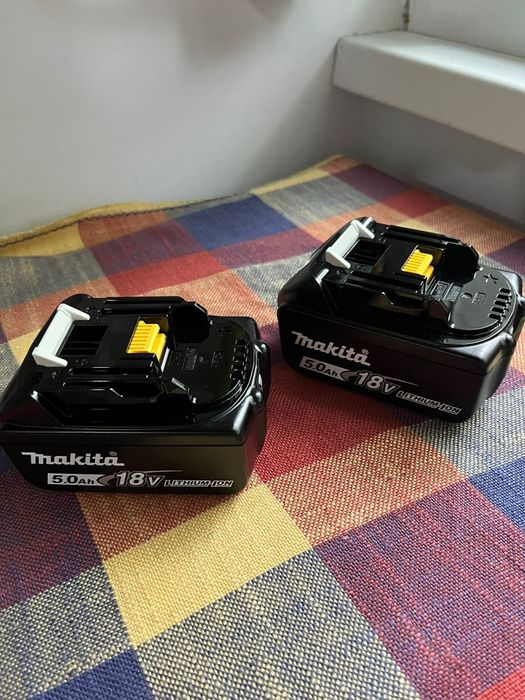Set 2 Acumulatori Makita 5Ah 18V NOI originali pendular șoricel Makita DJV180 nou in cutie